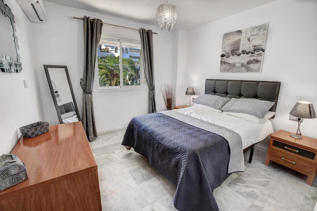 Timon Ii, Luxury 3 Bedroom Beachside Apartment Benalmadena Exterior photo