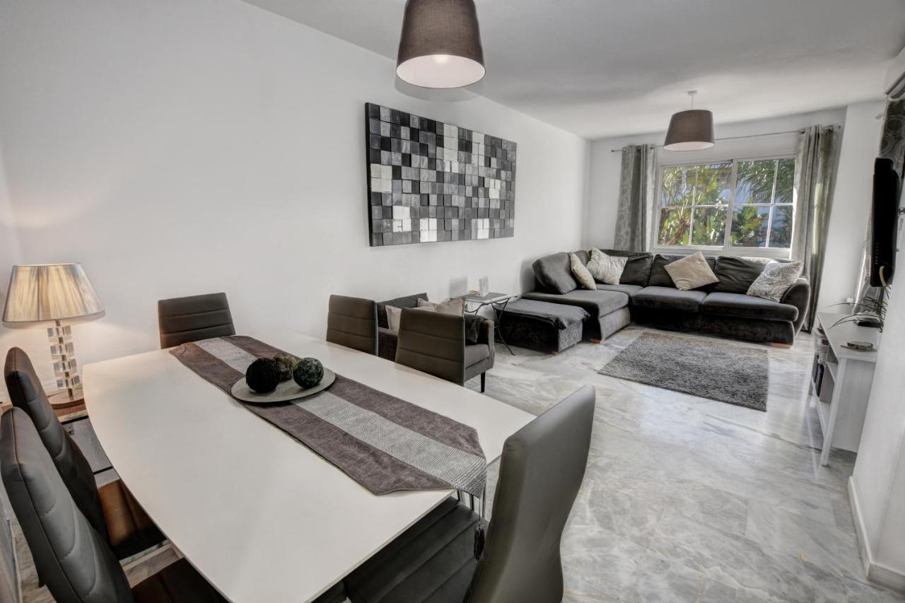 Timon Ii, Luxury 3 Bedroom Beachside Apartment Benalmadena Exterior photo