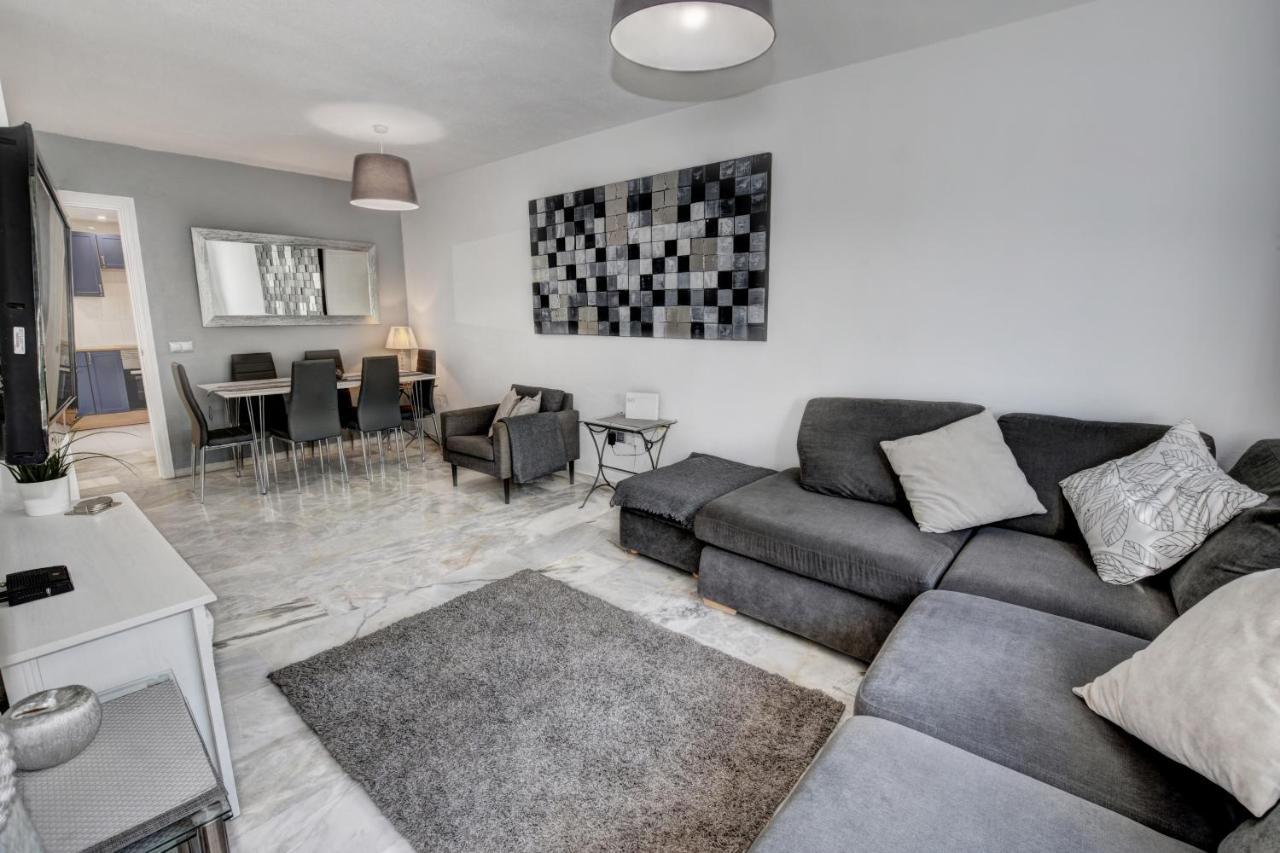Timon Ii, Luxury 3 Bedroom Beachside Apartment Benalmadena Exterior photo